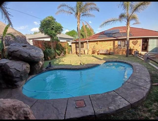 3 BEDROOM HOUSE FOR SALE IN GERDVIEW
